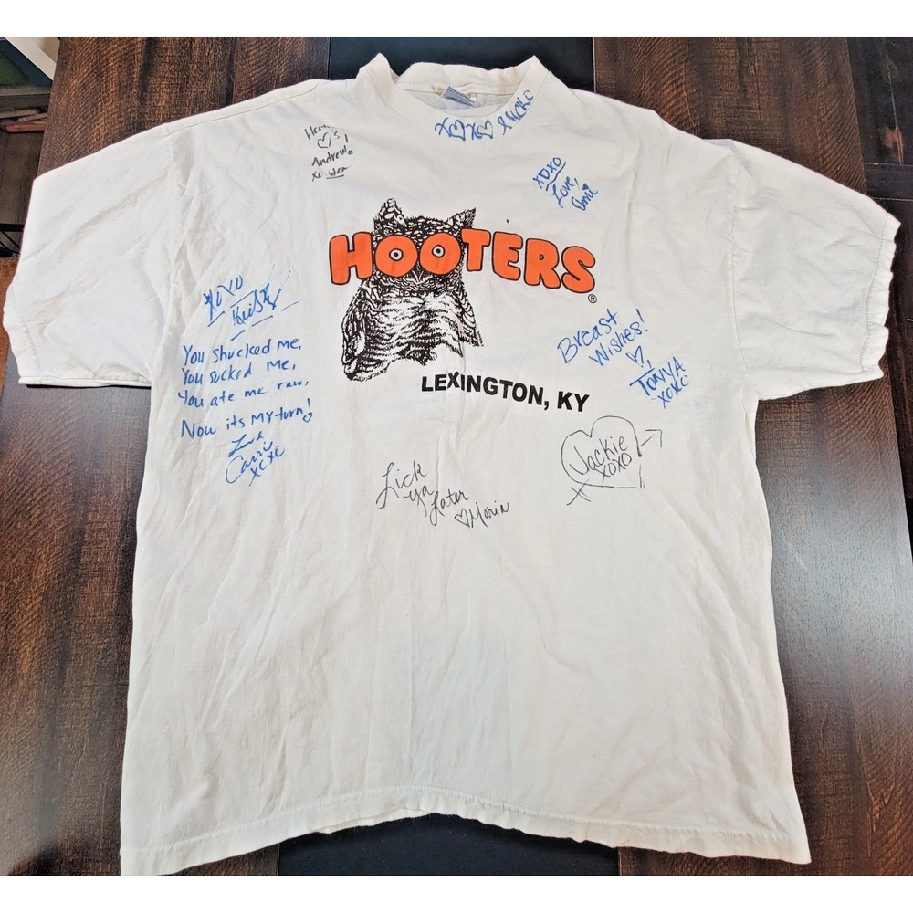 Vintage Hanes HOOTERS Lexington KY 7 Girls Signed White‎ T-Shirt Naughty sz XXL